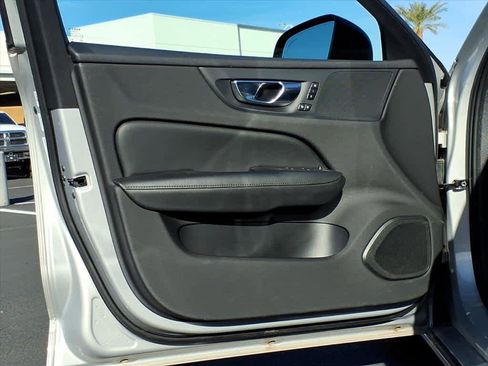 Used 2025 Volvo S60 B5 Core image 23