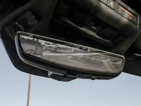 Used 2022 Chevrolet Corvette Stingray Premium Conv w/ Z51 Performance Package image 33