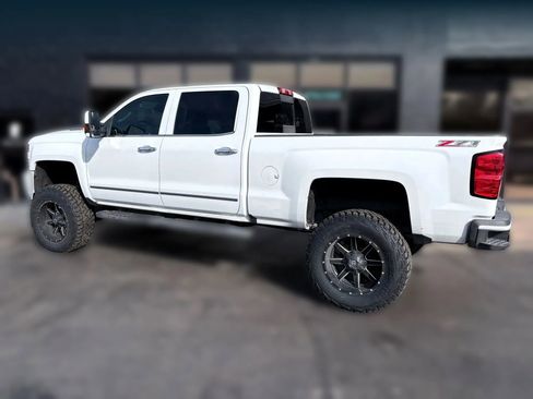 Used 2017 Chevrolet Silverado 2500 LTZ image 3