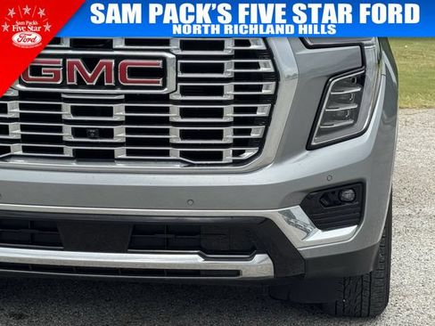 Used 2025 GMC Yukon Denali AWD/4WD image 10