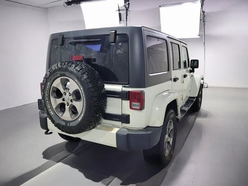 Used 2016 Jeep Wrangler Unlimited Sahara w/ Dual Top Group image 21