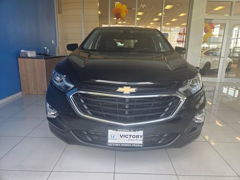 Used 2020 Chevrolet Equinox LT w/ Driver Convenience Package FWD image 2