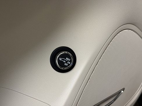 Used 2023 Buick Envision Avenir image 11