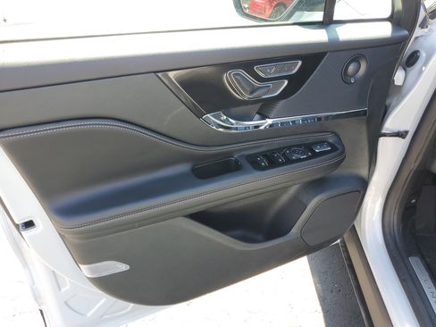 New 2025 Lincoln Corsair Reserve w/ Equipment Group 202A image 8