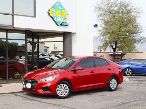 Used 2018 Hyundai Accent SE image 3