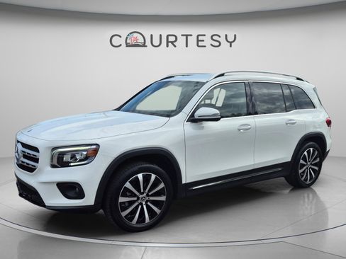 Used 2022 Mercedes-Benz GLB 250 image 1