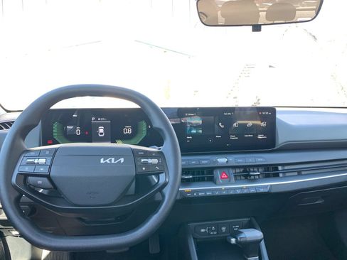 Used 2025 Kia K4 FWD image 33