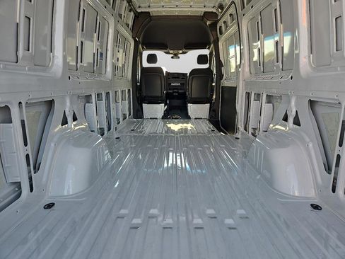 Used 2025 Mercedes-Benz Sprinter 2500 image 22