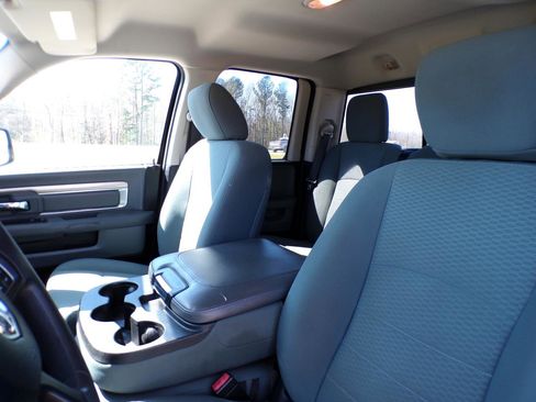 Used 2016 RAM 1500 Classic SLT image 31
