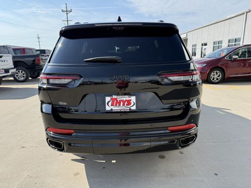Used 2025 Jeep Grand Cherokee L Summit w/ Advanced Protech Group IV AWD/4WD image 42