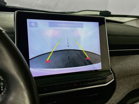 Used 2022 Jeep Compass Latitude image 13