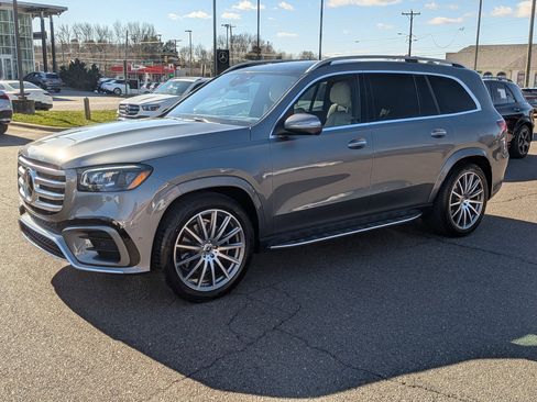 Used 2026 Mercedes-Benz GLS 580 4MATIC image 7