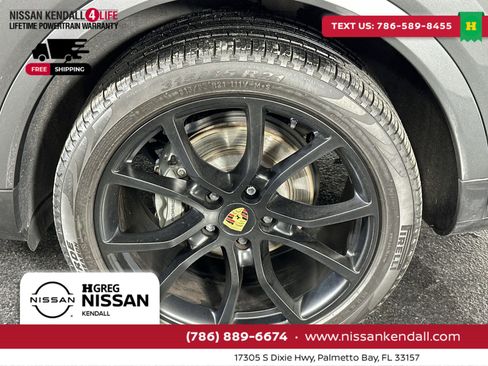 Used 2020 Porsche Cayenne S image 14