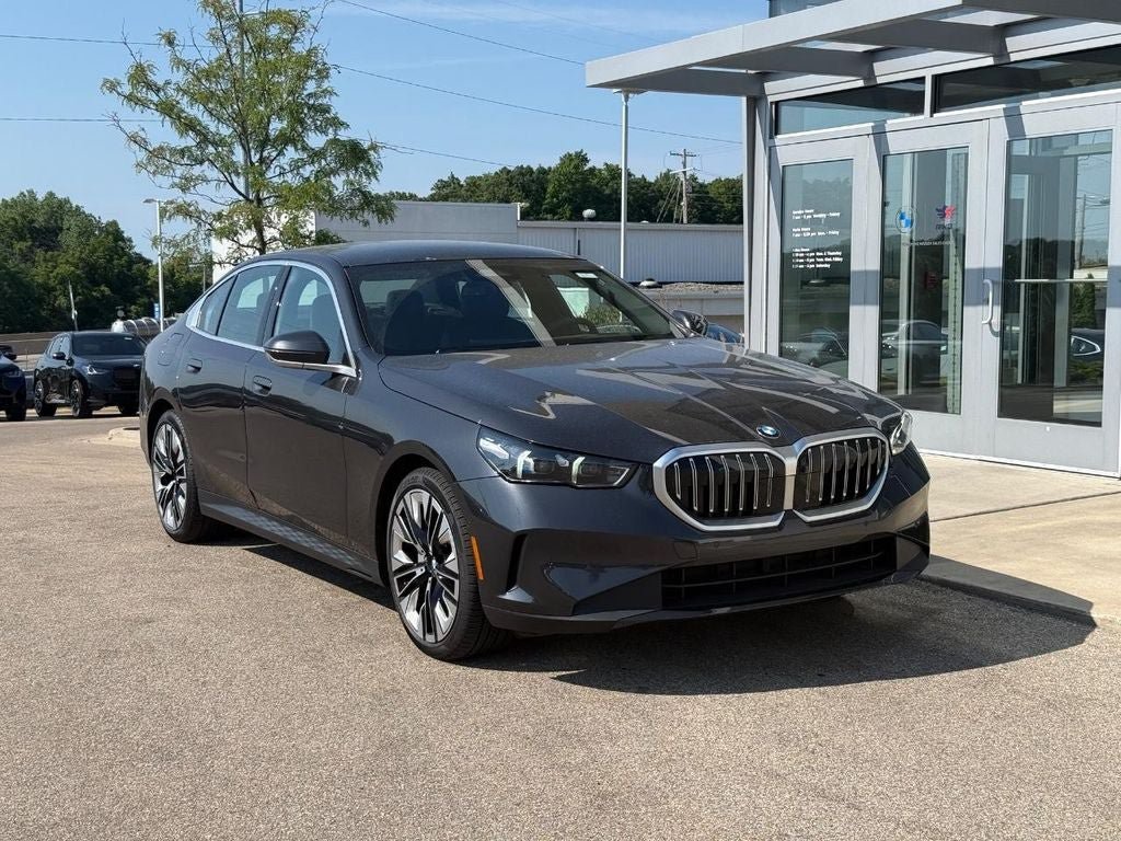 Used 2026 BMW 540i xDrive AWD/4WD image 1