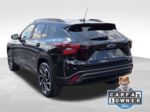 Certified 2024 Chevrolet Trax RS w/ Sunroof Package FWD image 3