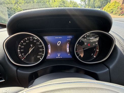 Used 2019 Maserati Levante AWD/4WD image 12