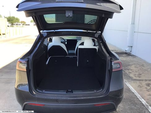 Used 2024 Tesla Model Y Long Range AWD/4WD image 9