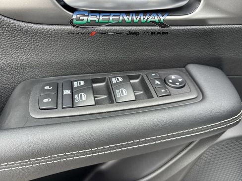 New 2026 Chrysler Pacifica Limited w/ S Appearance Package image 18