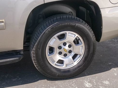 Used 2013 Chevrolet Tahoe LS w/ Convenience Package RWD image 6