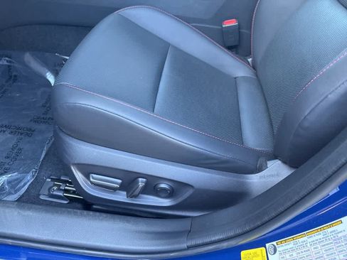 Used 2025 Toyota Prius Plug-In Hybrid image 10