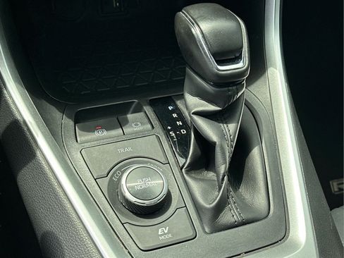 Used 2019 Toyota RAV4 XSE AWD/4WD image 29