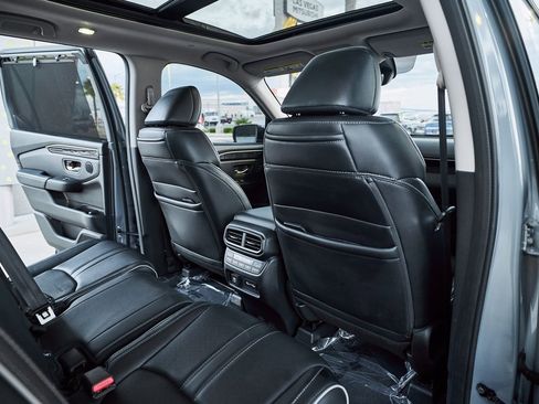 Used 2023 Honda Pilot Elite image 24