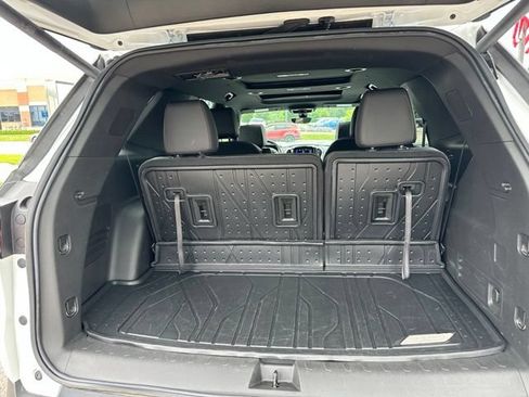 Used 2023 Chevrolet Traverse RS w/ LPO, Floor Liner Package AWD/4WD image 31