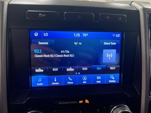 Used 2020 Ford F150 Lariat w/ Equipment Group 502A Luxury AWD/4WD image 14