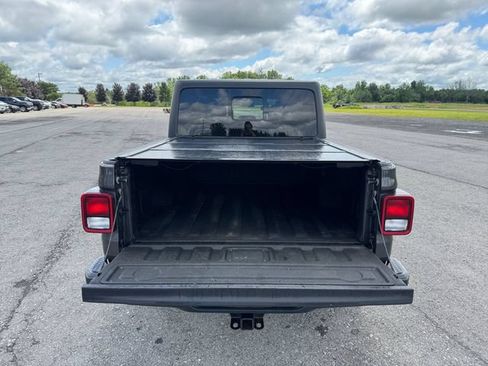 Used 2020 Jeep Gladiator Sport w/ Quick Order Package 23S AWD/4WD image 19