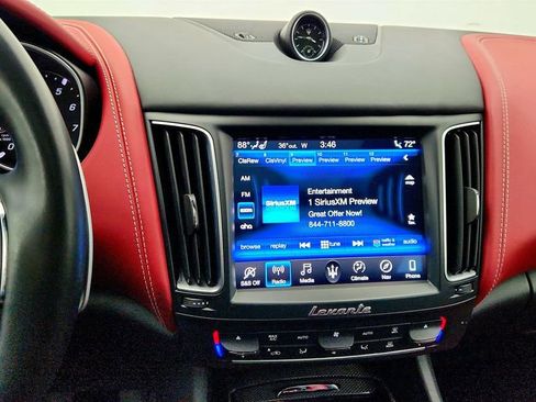 Used 2019 Maserati Levante GranLusso image 17