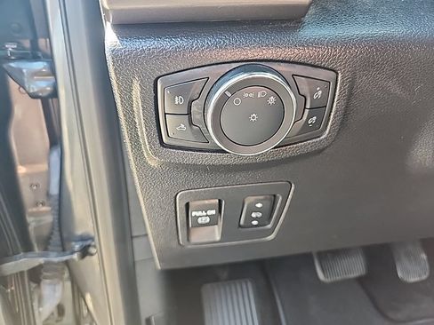 Used 2018 Ford F150 XLT w/ Equipment Group 302A Luxury AWD/4WD image 13