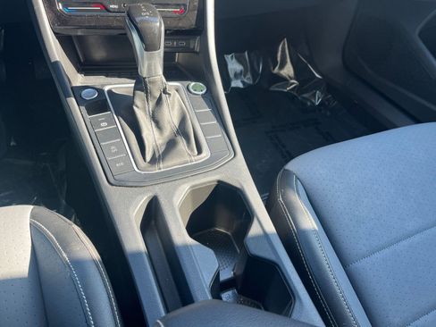 Used 2025 Volkswagen Jetta SE image 42