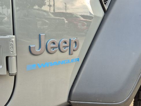 Used 2023 Jeep Wrangler Unlimited Rubicon 4xe w/ Cold Weather Group AWD/4WD image 33