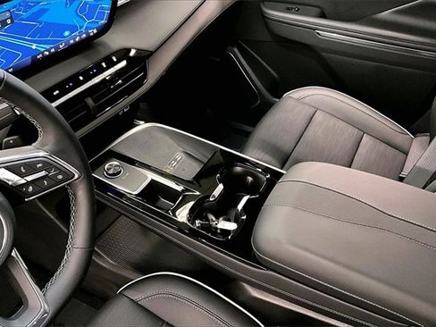 Used 2025 Buick Enclave Sport Touring w/ Power Package image 13