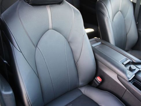 Used 2024 Toyota Grand Highlander Platinum image 16