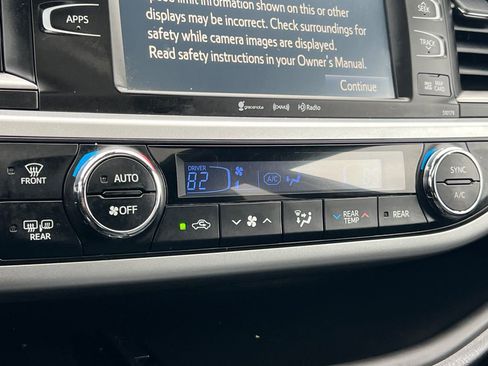 Certified 2017 Toyota Highlander SE image 26