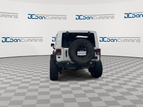 Used 2014 Jeep Wrangler Unlimited Sahara w/ Connectivity Group AWD/4WD image 7