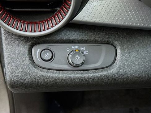 Used 2025 Chevrolet Trax RS w/ Driver Confidence Package image 11