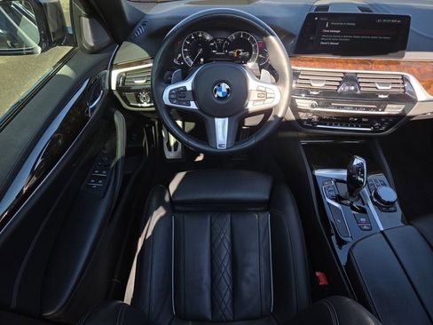 Used 2018 BMW M550i xDrive image 4