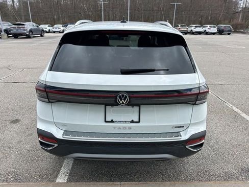 New 2026 Volkswagen Taos SE AWD/4WD image 6