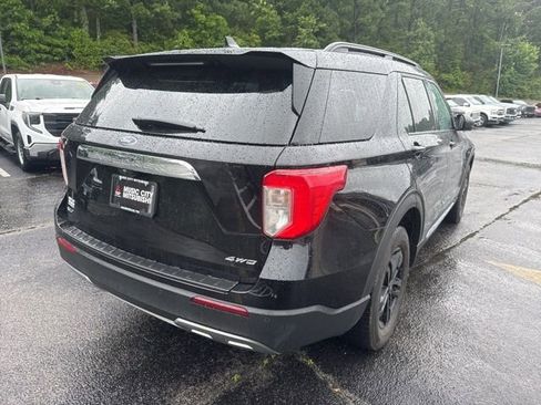 Used 2024 Ford Explorer XLT w/ Equipment Group 202A AWD/4WD image 6