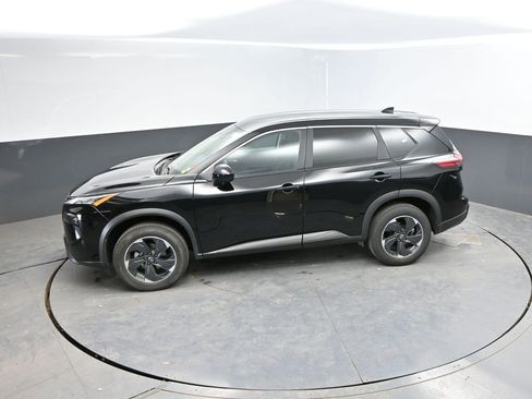 Used 2024 Nissan Rogue SV image 23