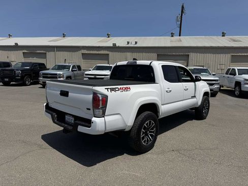 Used 2021 Toyota Tacoma TRD Sport w/ Technology Package image 13