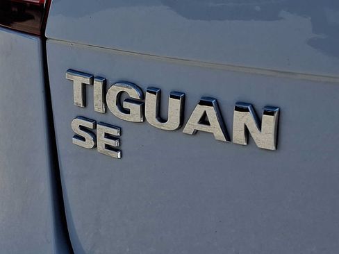 Used 2019 Volkswagen Tiguan SE w/ Panoramic Sunroof Package AWD/4WD image 29