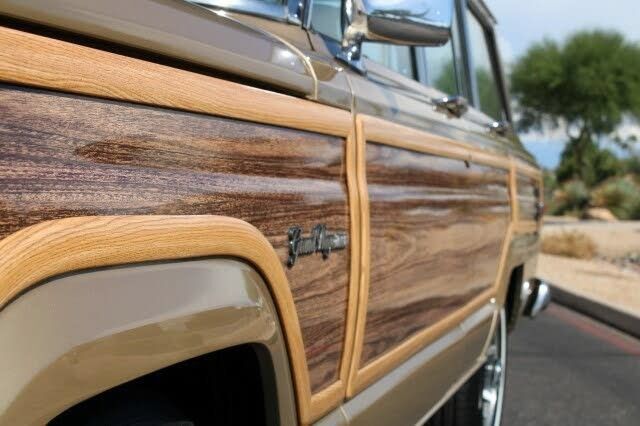 Used 1990 Jeep Grand Wagoneer AWD/4WD image 40