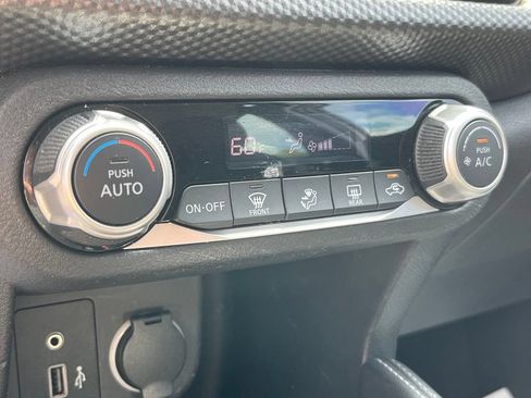 Used 2020 Nissan Kicks SV FWD image 19