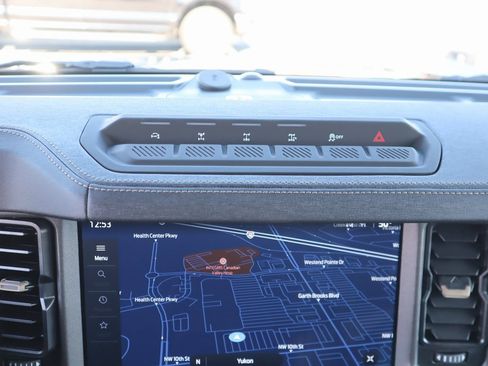 New 2025 Ford Bronco Badlands image 8