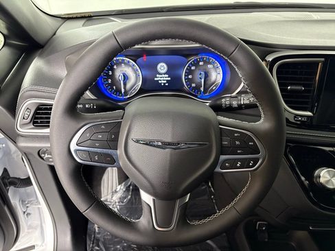 New 2026 Chrysler Pacifica Select FWD image 19