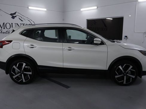 Used 2022 Nissan Rogue Sport SL w/ Premium Package image 8