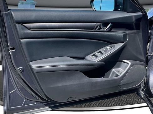 Used 2019 Honda Accord LX image 19